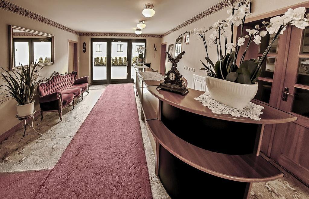 Palazzo Adler Bed and Breakfast Swarzędz Buitenkant foto