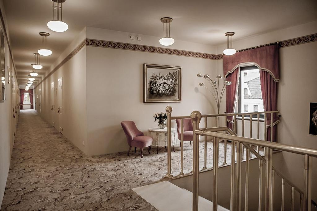 Palazzo Adler Bed and Breakfast Swarzędz Buitenkant foto